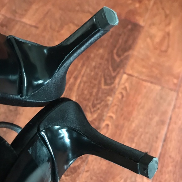 New Stuart Weitzman Satin Peep-toe Slingback Pumps - Picture 14 of 16